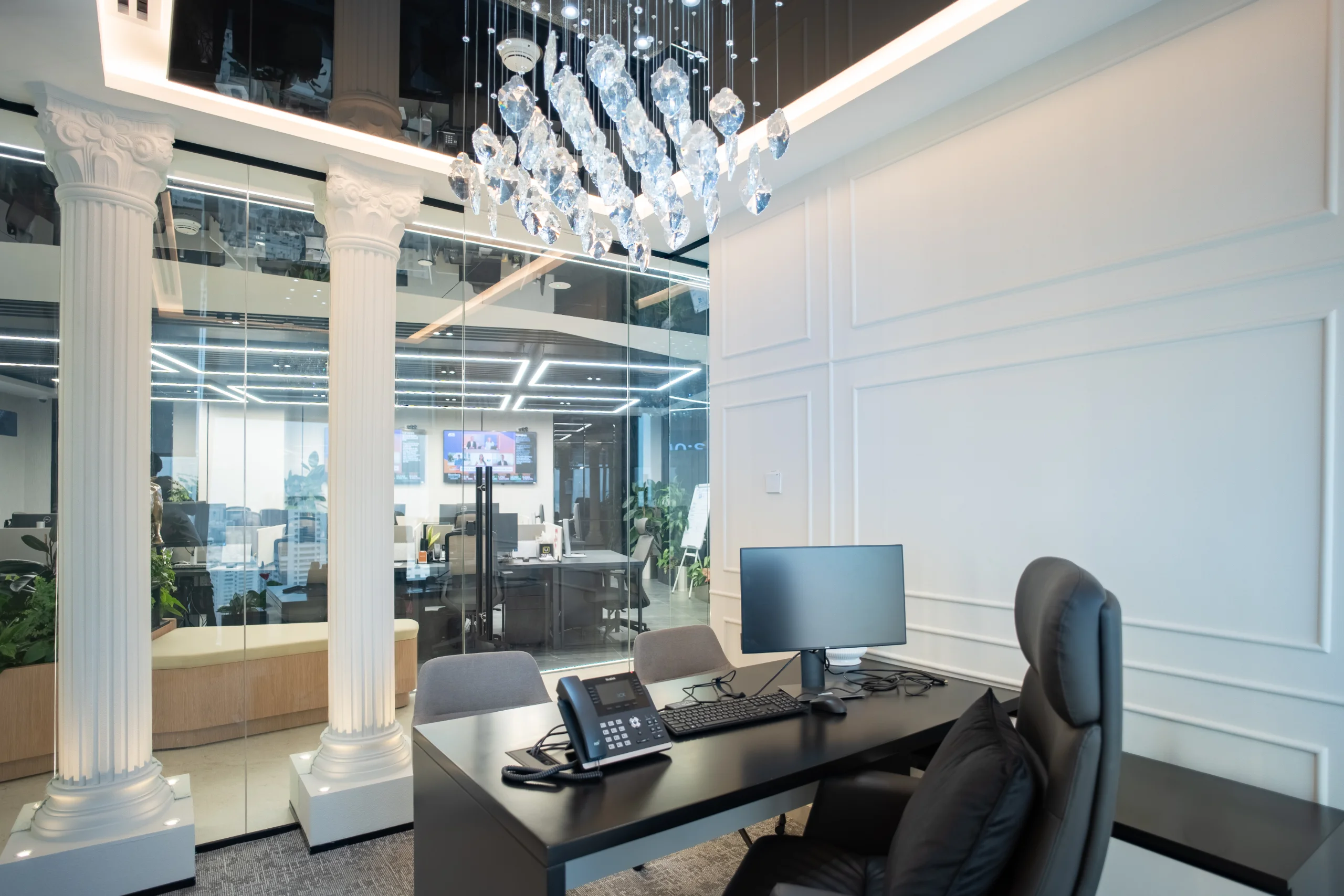 Executive Office — Columns